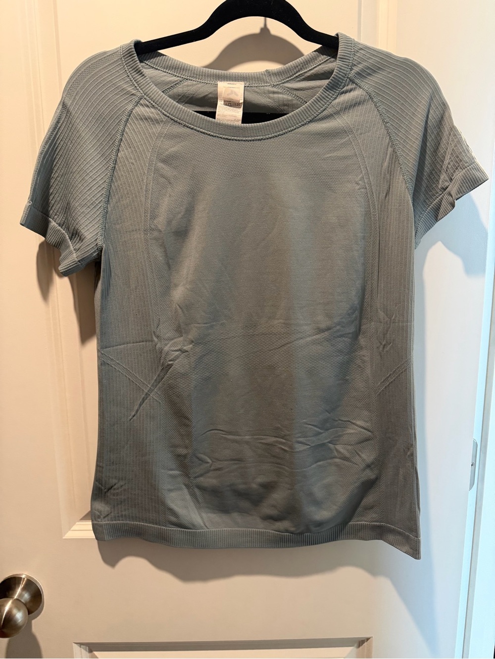 Old Navy women’s active tee|